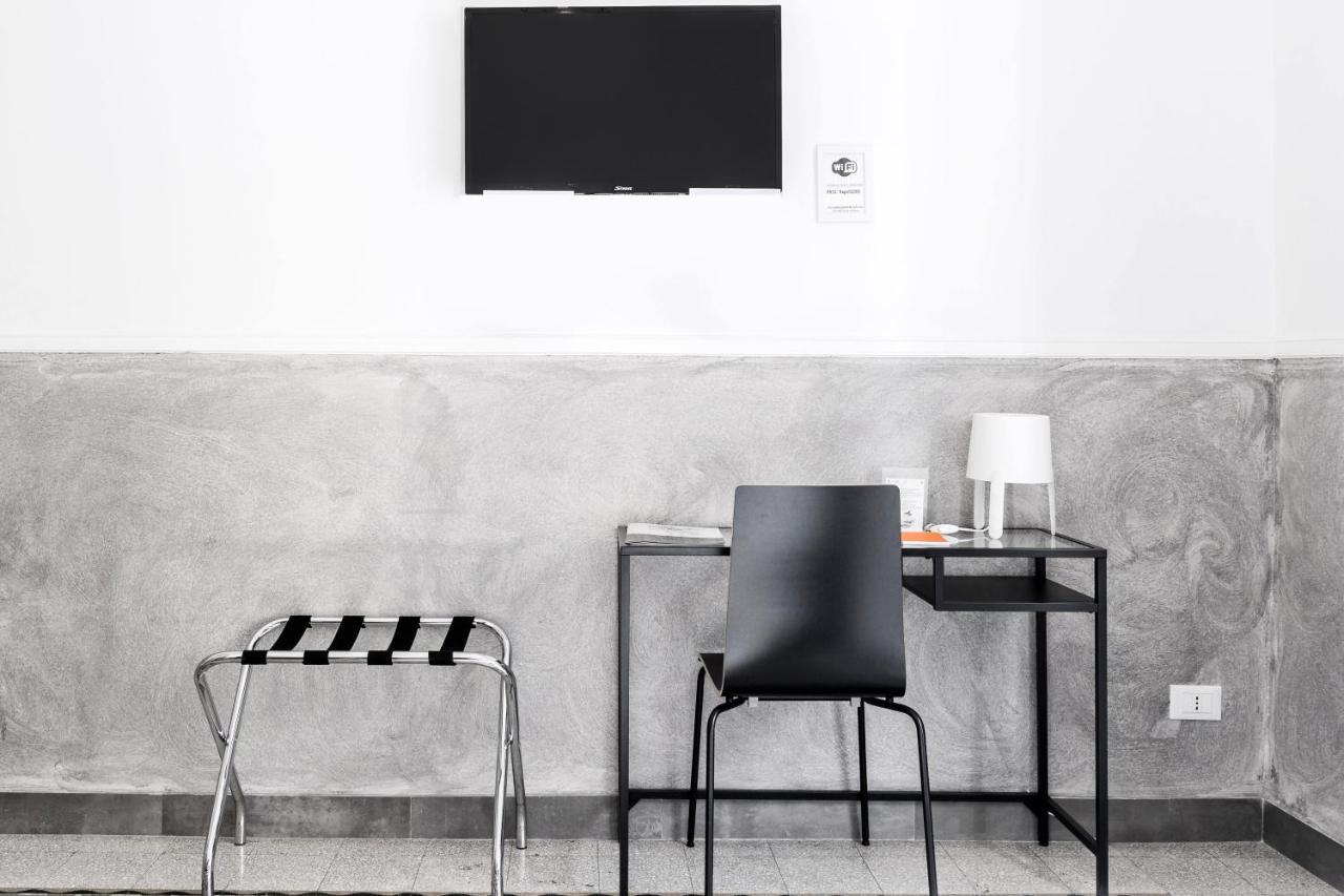 Toledostop Napoli Ngoại thất bức ảnh A room at the hotel