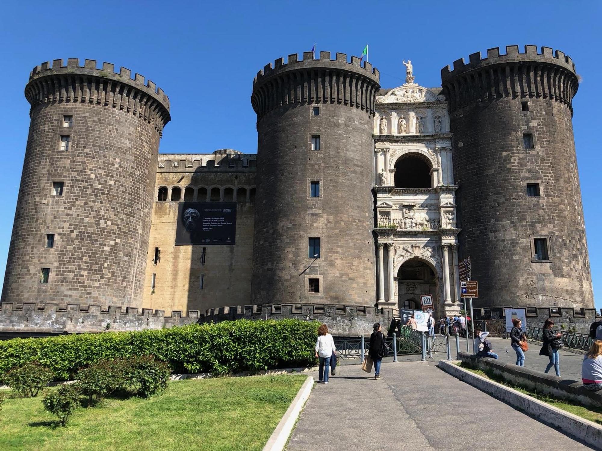 Toledostop Napoli Ngoại thất bức ảnh Castel Nuovo, Naples