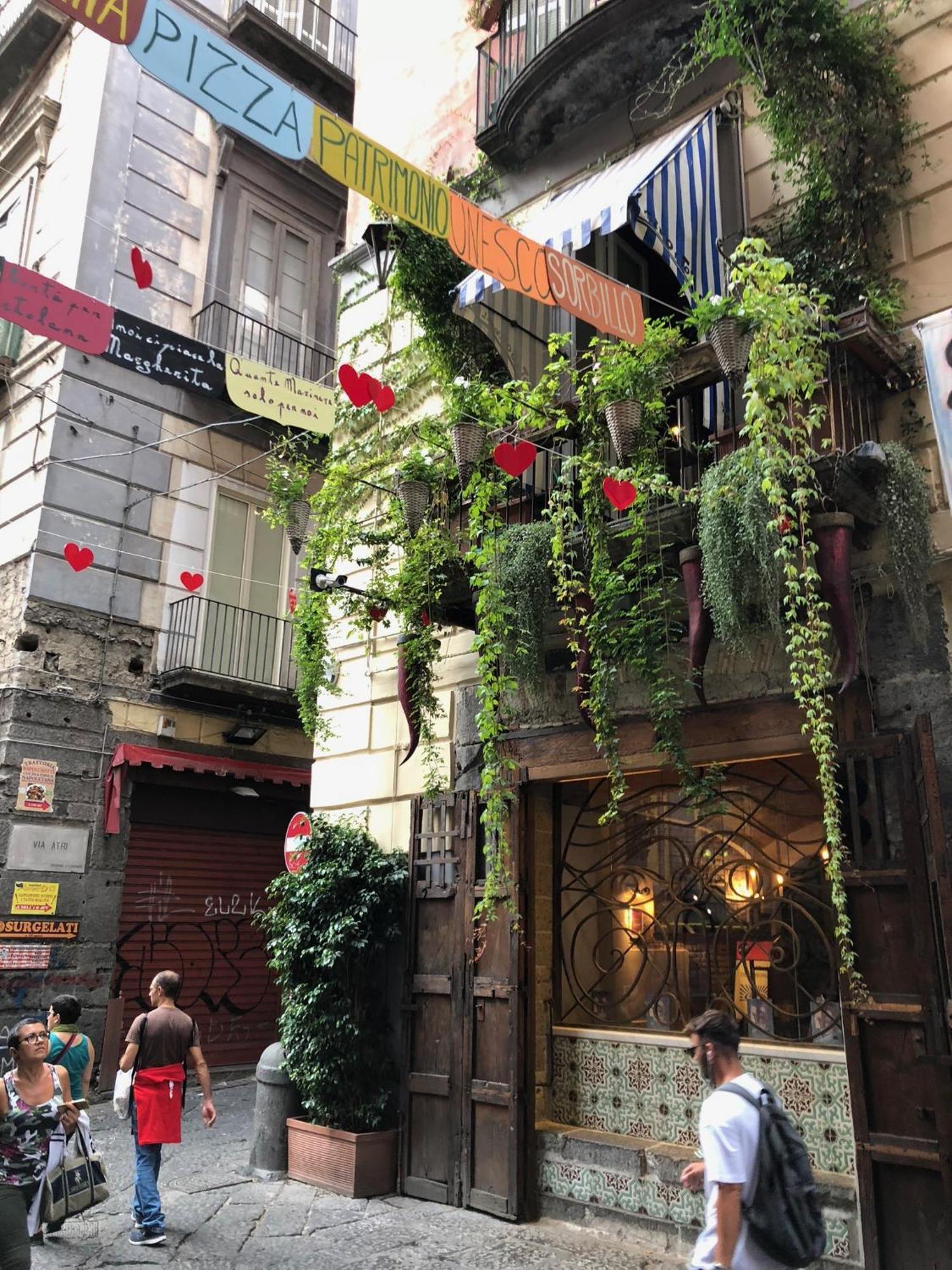 Toledostop Napoli Ngoại thất bức ảnh A restaurant in Barcelona