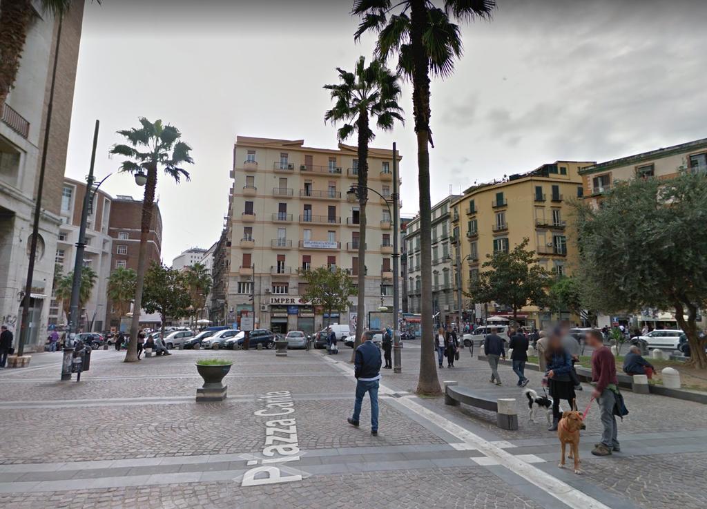 Toledostop Napoli Ngoại thất bức ảnh The square