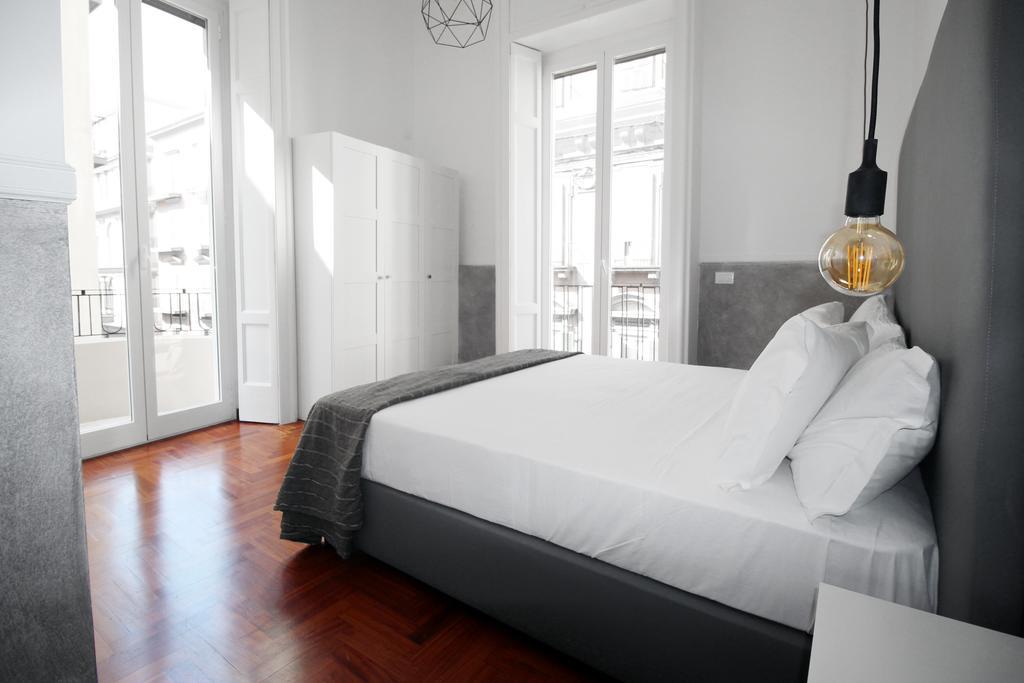 Toledostop Napoli Ngoại thất bức ảnh A bedroom at the hotel