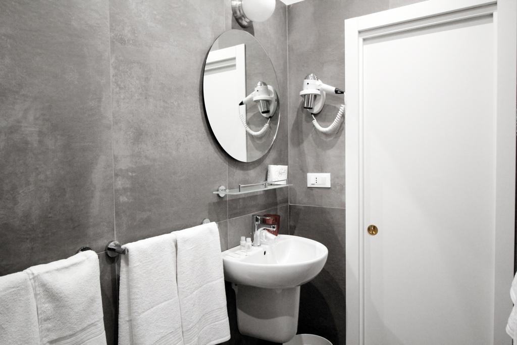 Toledostop Napoli Ngoại thất bức ảnh Bathroom