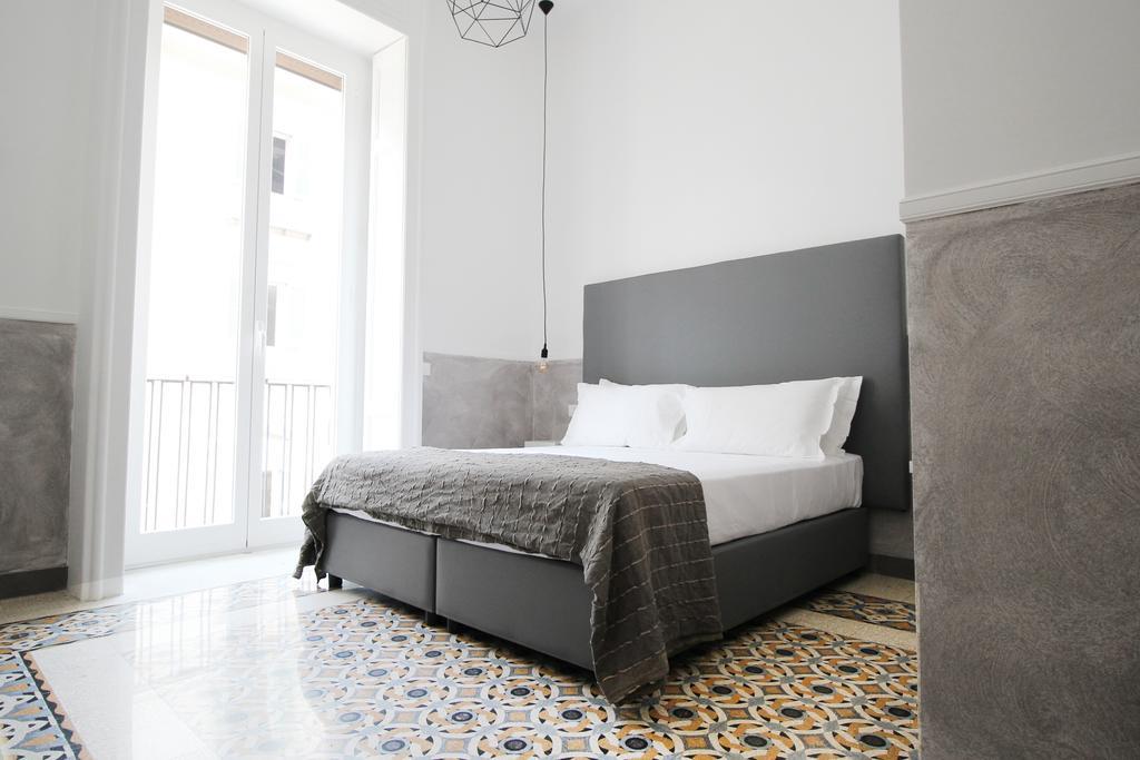 Toledostop Napoli Ngoại thất bức ảnh A bedroom